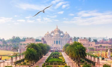Swaminarayan Akshardham Temple Delhi - Grand Architecture and Beautiful Gardens